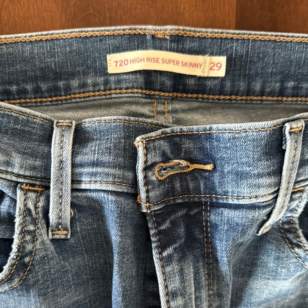 2 pair of Levi Strauss size 29 & the other size 30